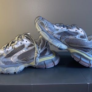 Balenciaga 3XL Size 39